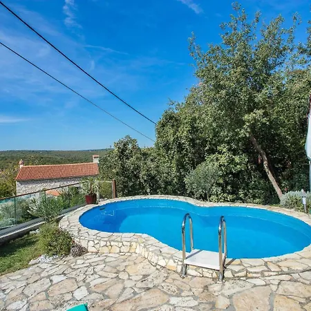 Vibrant Holiday With Swimming Pool In Labin *